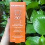 ضد آفتاب روشن کننده و ضد لک +SPF50 درماتیپیک