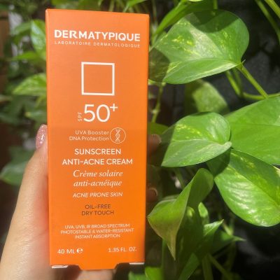 ضدآفتاب بدون رنگ پوست چرب و جوشدار +SPF50 درماتیپیک