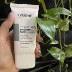 فلوئید ضدآفتاب ضدلک رنگی(بژ طبیعی) وایت ویت spf50 - Image 2